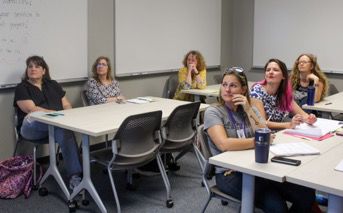 Faculty members discuss potential group to benefit women